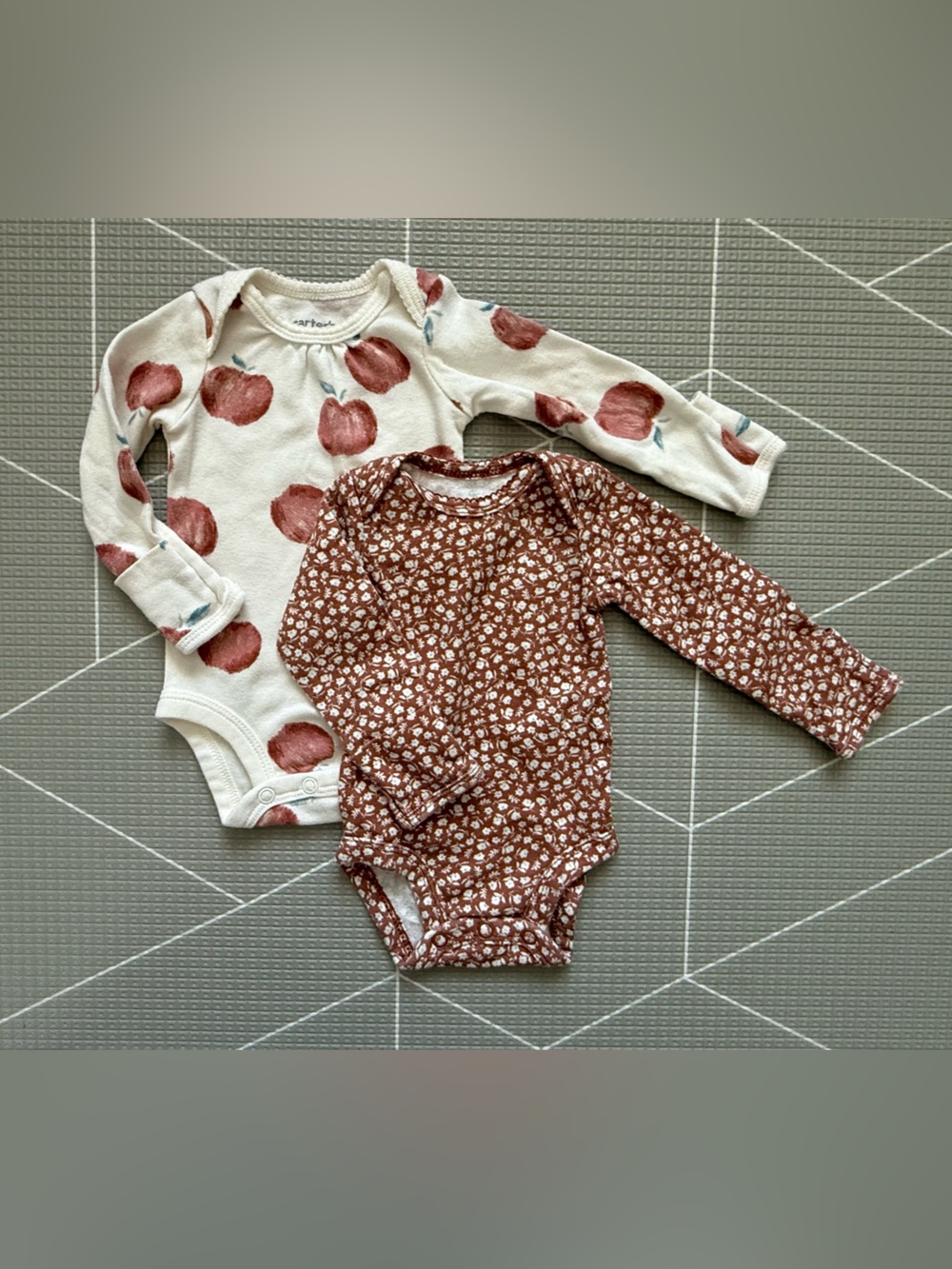 Carters|Baby girl Long-Sleeve One-Piece Bodysuits in Red Apples & ditsy florals•
